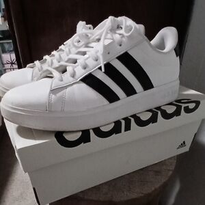 Adidas Classic White And Black Grand Court 2.0 Sneakers